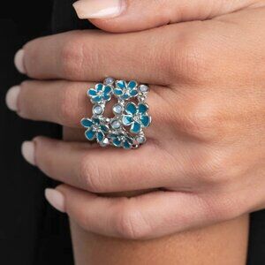 Paparazzi Jewelry Accessories - Blooming Banquet - Blue Ring - Vintage